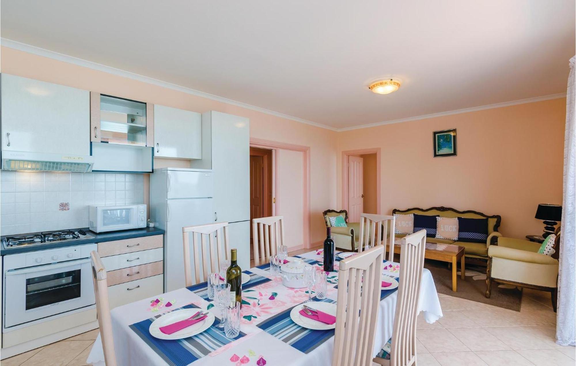 3 Bedroom Beautiful Apartment In אורסאץ מראה חיצוני תמונה