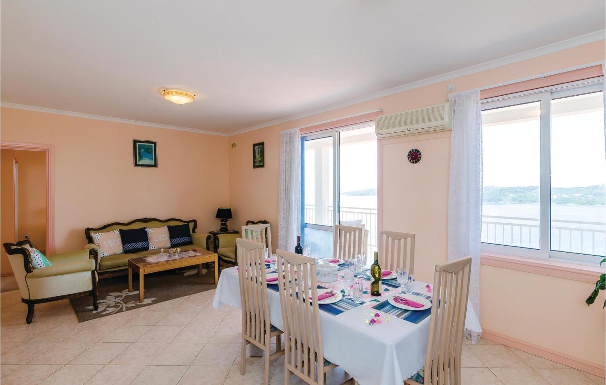 3 Bedroom Beautiful Apartment In אורסאץ מראה חיצוני תמונה