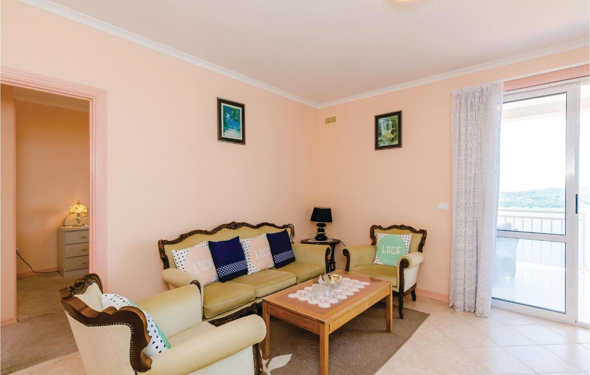 3 Bedroom Beautiful Apartment In אורסאץ מראה חיצוני תמונה
