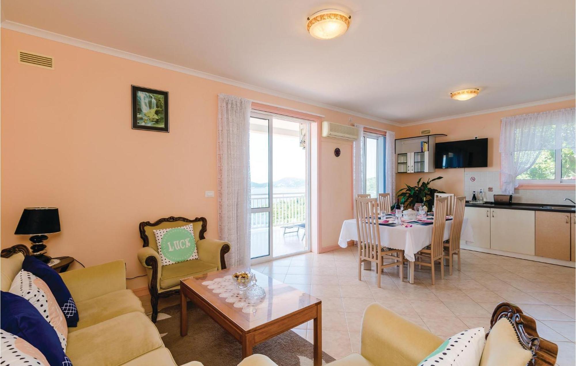 3 Bedroom Beautiful Apartment In אורסאץ מראה חיצוני תמונה